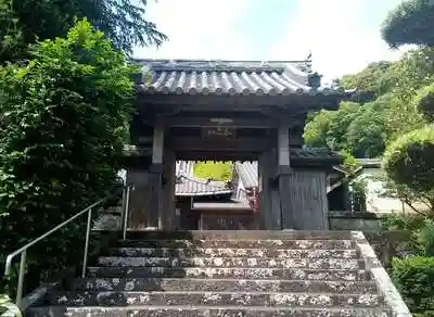 成就寺の山門