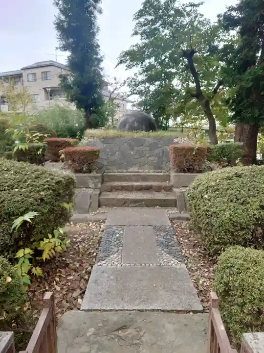 柴又八幡神社の{uncategorized: "未分類", other: "その他", undefined: "問題あり", building: "その他建物", grave: "お墓", sacred_gate: "鳥居", guardian: "狛犬", statue: "像", buddha: "仏像", history: "歴史", nature: "自然", garden: "庭園", animal: "動物", pagoda: "塔", temizu: "手水舎", mountain_gate: "山門・神門", sanctuary: "本殿・本堂", subordinate: "末社・摂社", art: "芸術", scenery: "景色", jizo: "地蔵", ema: "絵馬", goshuin: "御朱印", omikuji: "おみくじ", items: "授与品その他", amulet: "お守り", goshuincho: "御朱印帳", eats: "食事", festival: "お祭り", votive_dance: "神楽", shichigosan: "七五三参", wedding: "結婚式", experience: "体験その他", initially: "初詣", around: "周辺", anti_infection: "感染症対策"}