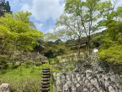 正暦寺の{uncategorized: "未分類", other: "その他", undefined: "問題あり", building: "その他建物", grave: "お墓", sacred_gate: "鳥居", guardian: "狛犬", statue: "像", buddha: "仏像", history: "歴史", nature: "自然", garden: "庭園", animal: "動物", pagoda: "塔", temizu: "手水舎", mountain_gate: "山門・神門", sanctuary: "本殿・本堂", subordinate: "末社・摂社", art: "芸術", scenery: "景色", jizo: "地蔵", ema: "絵馬", goshuin: "御朱印", omikuji: "おみくじ", items: "授与品その他", amulet: "お守り", goshuincho: "御朱印帳", eats: "食事", festival: "お祭り", votive_dance: "神楽", shichigosan: "七五三参", wedding: "結婚式", experience: "体験その他", initially: "初詣", around: "周辺", anti_infection: "感染症対策"}