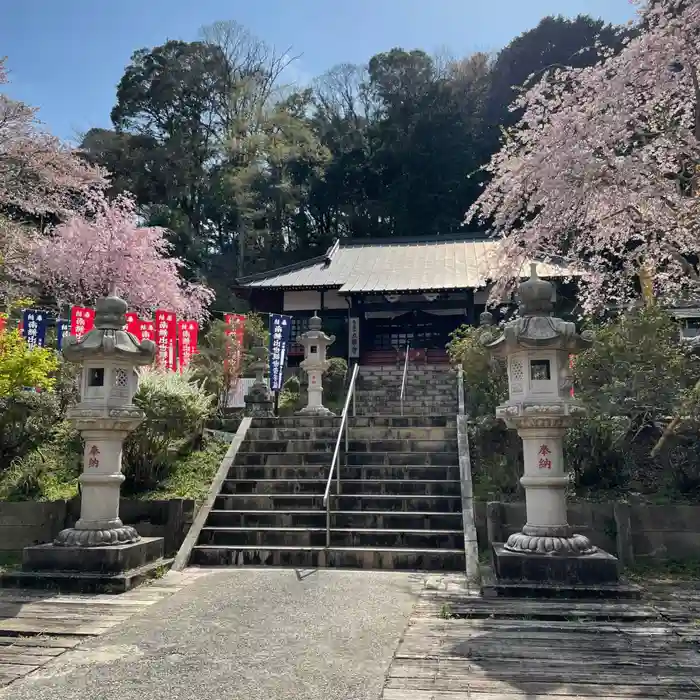 出世観音 養老山　立國寺の本殿