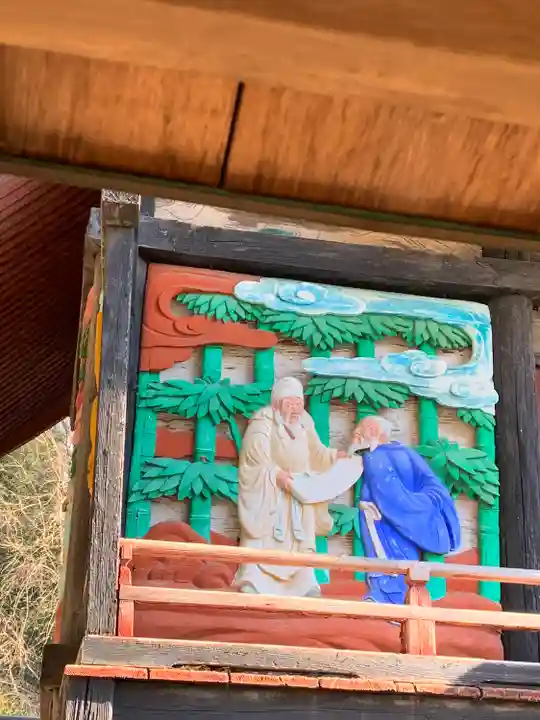 露垂根神社の芸術