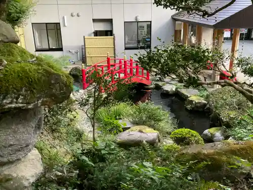 宇倍神社の{uncategorized: "未分類", other: "その他", undefined: "問題あり", building: "その他建物", grave: "お墓", sacred_gate: "鳥居", guardian: "狛犬", statue: "像", buddha: "仏像", history: "歴史", nature: "自然", garden: "庭園", animal: "動物", pagoda: "塔", temizu: "手水舎", mountain_gate: "山門・神門", sanctuary: "本殿・本堂", subordinate: "末社・摂社", art: "芸術", scenery: "景色", jizo: "地蔵", ema: "絵馬", goshuin: "御朱印", omikuji: "おみくじ", items: "授与品その他", amulet: "お守り", goshuincho: "御朱印帳", eats: "食事", festival: "お祭り", votive_dance: "神楽", shichigosan: "七五三参", wedding: "結婚式", experience: "体験その他", initially: "初詣", around: "周辺", anti_infection: "感染症対策"}