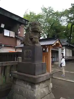 神明社の狛犬