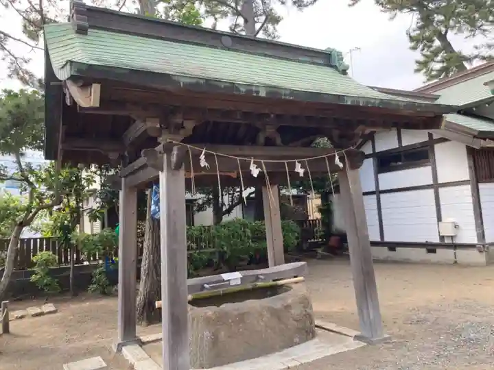 片瀬諏訪神社の手水舎