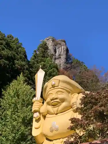 中之嶽神社の像