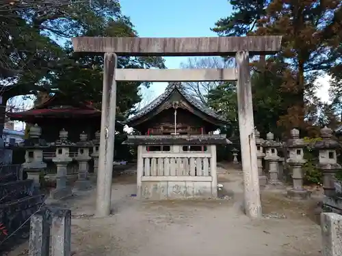 神明社の鳥居