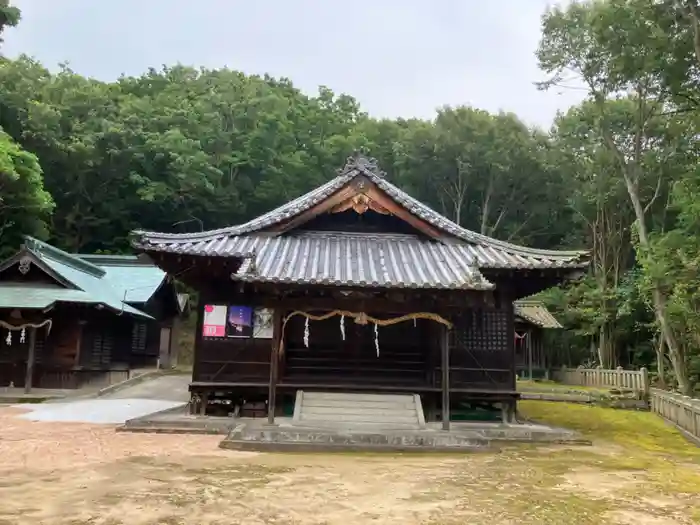 磐座八幡大神社の本殿