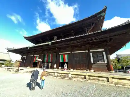 東福禅寺（東福寺）の{uncategorized: "未分類", other: "その他", undefined: "問題あり", building: "その他建物", grave: "お墓", sacred_gate: "鳥居", guardian: "狛犬", statue: "像", buddha: "仏像", history: "歴史", nature: "自然", garden: "庭園", animal: "動物", pagoda: "塔", temizu: "手水舎", mountain_gate: "山門・神門", sanctuary: "本殿・本堂", subordinate: "末社・摂社", art: "芸術", scenery: "景色", jizo: "地蔵", ema: "絵馬", goshuin: "御朱印", omikuji: "おみくじ", items: "授与品その他", amulet: "お守り", goshuincho: "御朱印帳", eats: "食事", festival: "お祭り", votive_dance: "神楽", shichigosan: "七五三参", wedding: "結婚式", experience: "体験その他", initially: "初詣", around: "周辺", anti_infection: "感染症対策"}