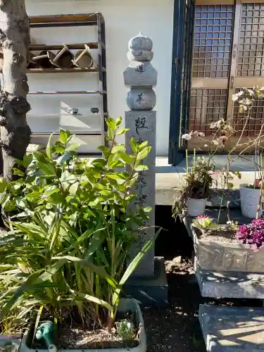 寛受院の{uncategorized: "未分類", other: "その他", undefined: "問題あり", building: "その他建物", grave: "お墓", sacred_gate: "鳥居", guardian: "狛犬", statue: "像", buddha: "仏像", history: "歴史", nature: "自然", garden: "庭園", animal: "動物", pagoda: "塔", temizu: "手水舎", mountain_gate: "山門・神門", sanctuary: "本殿・本堂", subordinate: "末社・摂社", art: "芸術", scenery: "景色", jizo: "地蔵", ema: "絵馬", goshuin: "御朱印", omikuji: "おみくじ", items: "授与品その他", amulet: "お守り", goshuincho: "御朱印帳", eats: "食事", festival: "お祭り", votive_dance: "神楽", shichigosan: "七五三参", wedding: "結婚式", experience: "体験その他", initially: "初詣", around: "周辺", anti_infection: "感染症対策"}