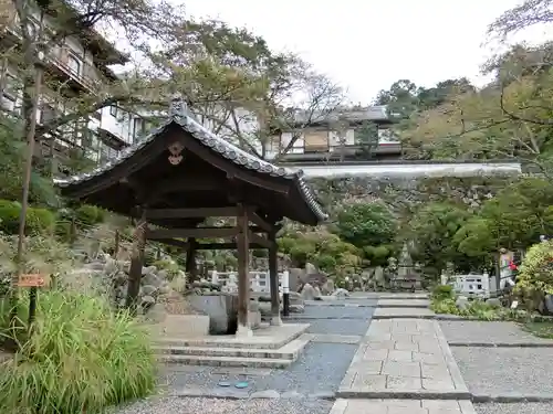 岡寺（龍蓋寺）の手水舎