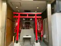 豊川稲荷東京別院御分社の{uncategorized: "未分類", other: "その他", undefined: "問題あり", building: "その他建物", grave: "お墓", sacred_gate: "鳥居", guardian: "狛犬", statue: "像", buddha: "仏像", history: "歴史", nature: "自然", garden: "庭園", animal: "動物", pagoda: "塔", temizu: "手水舎", mountain_gate: "山門・神門", sanctuary: "本殿・本堂", subordinate: "末社・摂社", art: "芸術", scenery: "景色", jizo: "地蔵", ema: "絵馬", goshuin: "御朱印", omikuji: "おみくじ", items: "授与品その他", amulet: "お守り", goshuincho: "御朱印帳", eats: "食事", festival: "お祭り", votive_dance: "神楽", shichigosan: "七五三参", wedding: "結婚式", experience: "体験その他", initially: "初詣", around: "周辺", anti_infection: "感染症対策"}