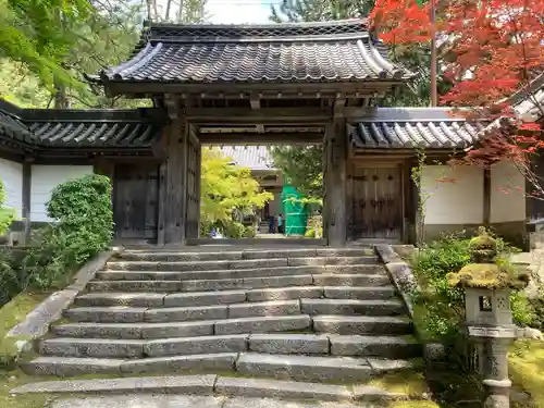 西明寺の山門・神門