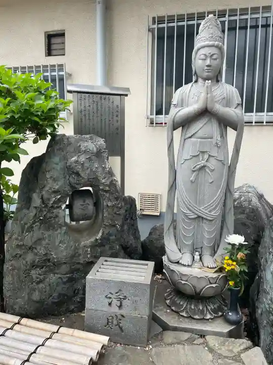 東光寺の{uncategorized: "未分類", other: "その他", undefined: "問題あり", building: "その他建物", grave: "お墓", sacred_gate: "鳥居", guardian: "狛犬", statue: "像", buddha: "仏像", history: "歴史", nature: "自然", garden: "庭園", animal: "動物", pagoda: "塔", temizu: "手水舎", mountain_gate: "山門・神門", sanctuary: "本殿・本堂", subordinate: "末社・摂社", art: "芸術", scenery: "景色", jizo: "地蔵", ema: "絵馬", goshuin: "御朱印", omikuji: "おみくじ", items: "授与品その他", amulet: "お守り", goshuincho: "御朱印帳", eats: "食事", festival: "お祭り", votive_dance: "神楽", shichigosan: "七五三参", wedding: "結婚式", experience: "体験その他", initially: "初詣", around: "周辺", anti_infection: "感染症対策"}