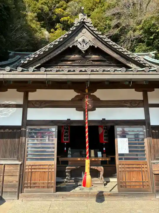 建長寺 半僧坊の{uncategorized: "未分類", other: "その他", undefined: "問題あり", building: "その他建物", grave: "お墓", sacred_gate: "鳥居", guardian: "狛犬", statue: "像", buddha: "仏像", history: "歴史", nature: "自然", garden: "庭園", animal: "動物", pagoda: "塔", temizu: "手水舎", mountain_gate: "山門・神門", sanctuary: "本殿・本堂", subordinate: "末社・摂社", art: "芸術", scenery: "景色", jizo: "地蔵", ema: "絵馬", goshuin: "御朱印", omikuji: "おみくじ", items: "授与品その他", amulet: "お守り", goshuincho: "御朱印帳", eats: "食事", festival: "お祭り", votive_dance: "神楽", shichigosan: "七五三参", wedding: "結婚式", experience: "体験その他", initially: "初詣", around: "周辺", anti_infection: "感染症対策"}