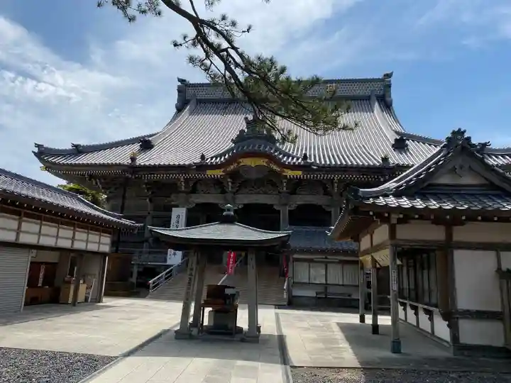 誕生寺の本殿・本堂