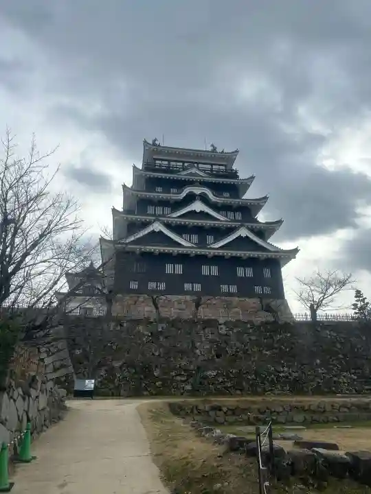 石鎚神社 福山城遥拝所の{uncategorized: "未分類", other: "その他", undefined: "問題あり", building: "その他建物", grave: "お墓", sacred_gate: "鳥居", guardian: "狛犬", statue: "像", buddha: "仏像", history: "歴史", nature: "自然", garden: "庭園", animal: "動物", pagoda: "塔", temizu: "手水舎", mountain_gate: "山門・神門", sanctuary: "本殿・本堂", subordinate: "末社・摂社", art: "芸術", scenery: "景色", jizo: "地蔵", ema: "絵馬", goshuin: "御朱印", omikuji: "おみくじ", items: "授与品その他", amulet: "お守り", goshuincho: "御朱印帳", eats: "食事", festival: "お祭り", votive_dance: "神楽", shichigosan: "七五三参", wedding: "結婚式", experience: "体験その他", initially: "初詣", around: "周辺", anti_infection: "感染症対策"}