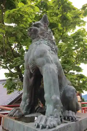 武蔵御嶽神社の狛犬