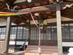 瀧泉寺の本殿