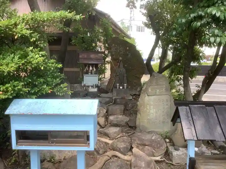 白山神社(松河戸町)の末社・摂社