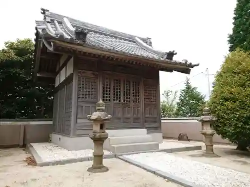 白山神社（法光寺町）の末社・摂社