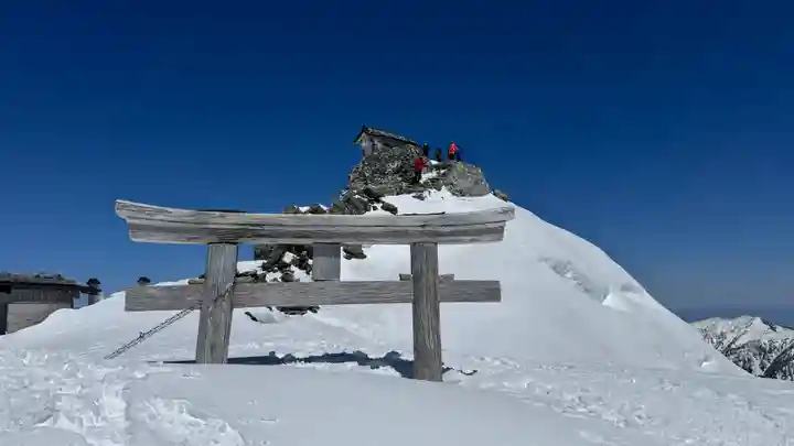 雄山神社峰本社の鳥居