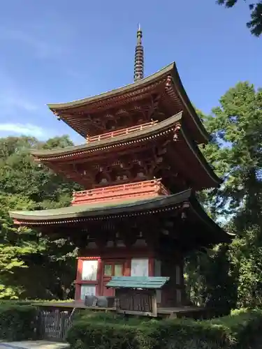 目の霊山　油山寺の塔