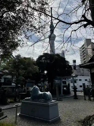 三囲神社の景色