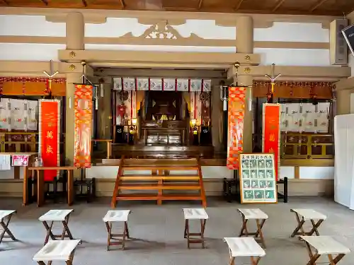 鷹栖神社の本殿