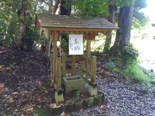 大六天王神社の手水舎
