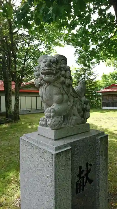 阿寒岳神社の狛犬
