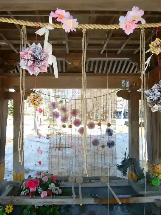 彌彦神社 (伊夜日子神社)の手水舎