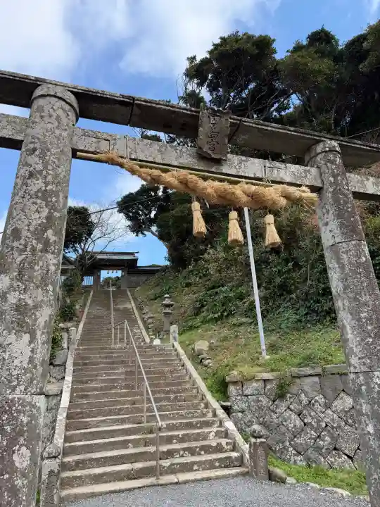 田島神社の{uncategorized: "未分類", other: "その他", undefined: "問題あり", building: "その他建物", grave: "お墓", sacred_gate: "鳥居", guardian: "狛犬", statue: "像", buddha: "仏像", history: "歴史", nature: "自然", garden: "庭園", animal: "動物", pagoda: "塔", temizu: "手水舎", mountain_gate: "山門・神門", sanctuary: "本殿・本堂", subordinate: "末社・摂社", art: "芸術", scenery: "景色", jizo: "地蔵", ema: "絵馬", goshuin: "御朱印", omikuji: "おみくじ", items: "授与品その他", amulet: "お守り", goshuincho: "御朱印帳", eats: "食事", festival: "お祭り", votive_dance: "神楽", shichigosan: "七五三参", wedding: "結婚式", experience: "体験その他", initially: "初詣", around: "周辺", anti_infection: "感染症対策"}