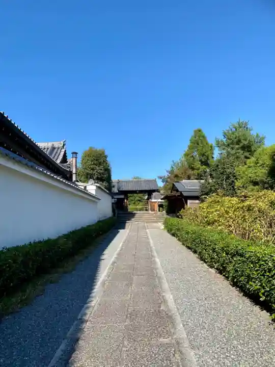 東林院の山門・神門