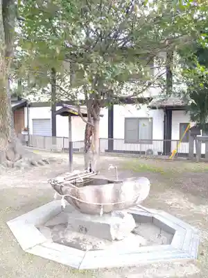 八幡神社里宮の手水舎