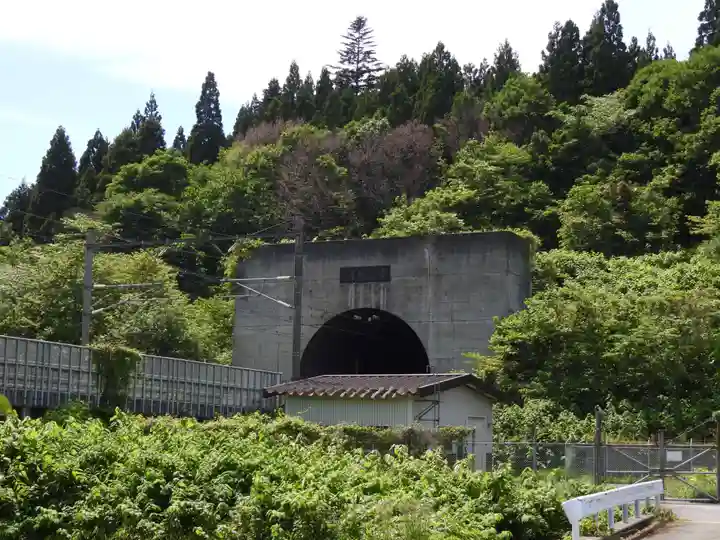 トンネル神社(青森県)