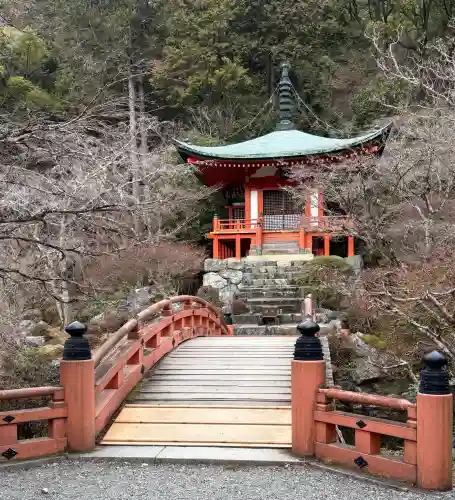 醍醐寺の{uncategorized: "未分類", other: "その他", undefined: "問題あり", building: "その他建物", grave: "お墓", sacred_gate: "鳥居", guardian: "狛犬", statue: "像", buddha: "仏像", history: "歴史", nature: "自然", garden: "庭園", animal: "動物", pagoda: "塔", temizu: "手水舎", mountain_gate: "山門・神門", sanctuary: "本殿・本堂", subordinate: "末社・摂社", art: "芸術", scenery: "景色", jizo: "地蔵", ema: "絵馬", goshuin: "御朱印", omikuji: "おみくじ", items: "授与品その他", amulet: "お守り", goshuincho: "御朱印帳", eats: "食事", festival: "お祭り", votive_dance: "神楽", shichigosan: "七五三参", wedding: "結婚式", experience: "体験その他", initially: "初詣", around: "周辺", anti_infection: "感染症対策"}