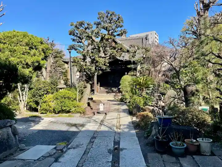 浄正寺の{uncategorized: "未分類", other: "その他", undefined: "問題あり", building: "その他建物", grave: "お墓", sacred_gate: "鳥居", guardian: "狛犬", statue: "像", buddha: "仏像", history: "歴史", nature: "自然", garden: "庭園", animal: "動物", pagoda: "塔", temizu: "手水舎", mountain_gate: "山門・神門", sanctuary: "本殿・本堂", subordinate: "末社・摂社", art: "芸術", scenery: "景色", jizo: "地蔵", ema: "絵馬", goshuin: "御朱印", omikuji: "おみくじ", items: "授与品その他", amulet: "お守り", goshuincho: "御朱印帳", eats: "食事", festival: "お祭り", votive_dance: "神楽", shichigosan: "七五三参", wedding: "結婚式", experience: "体験その他", initially: "初詣", around: "周辺", anti_infection: "感染症対策"}