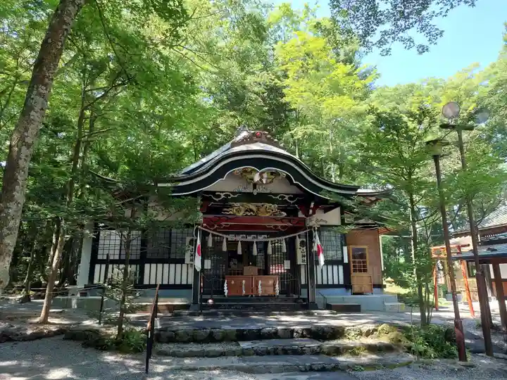 新屋山神社(山梨県)