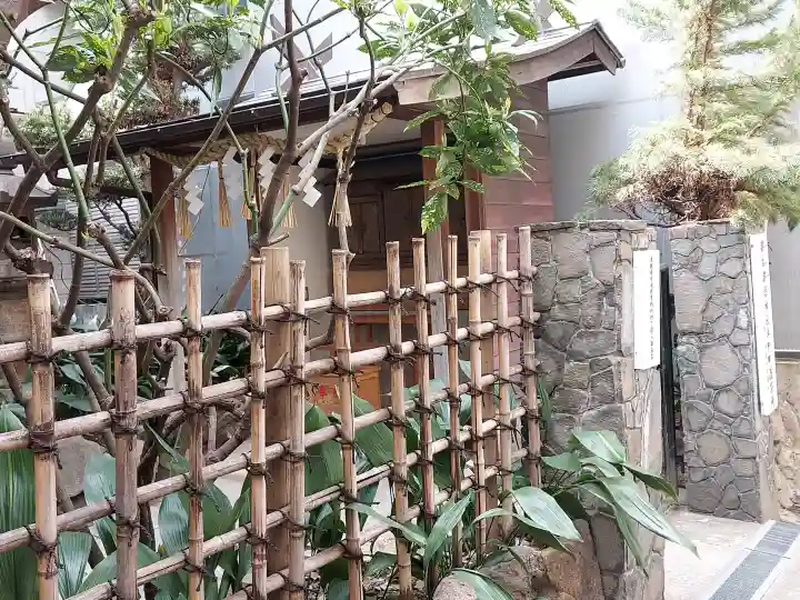 サムハラ神社 平野町護符所の{uncategorized: "未分類", other: "その他", undefined: "問題あり", building: "その他建物", grave: "お墓", sacred_gate: "鳥居", guardian: "狛犬", statue: "像", buddha: "仏像", history: "歴史", nature: "自然", garden: "庭園", animal: "動物", pagoda: "塔", temizu: "手水舎", mountain_gate: "山門・神門", sanctuary: "本殿・本堂", subordinate: "末社・摂社", art: "芸術", scenery: "景色", jizo: "地蔵", ema: "絵馬", goshuin: "御朱印", omikuji: "おみくじ", items: "授与品その他", amulet: "お守り", goshuincho: "御朱印帳", eats: "食事", festival: "お祭り", votive_dance: "神楽", shichigosan: "七五三参", wedding: "結婚式", experience: "体験その他", initially: "初詣", around: "周辺", anti_infection: "感染症対策"}