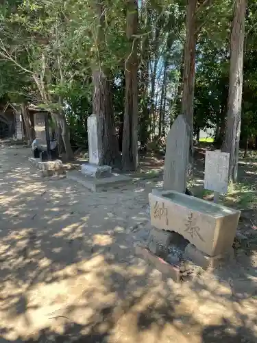 伏木香取神社の{uncategorized: "未分類", other: "その他", undefined: "問題あり", building: "その他建物", grave: "お墓", sacred_gate: "鳥居", guardian: "狛犬", statue: "像", buddha: "仏像", history: "歴史", nature: "自然", garden: "庭園", animal: "動物", pagoda: "塔", temizu: "手水舎", mountain_gate: "山門・神門", sanctuary: "本殿・本堂", subordinate: "末社・摂社", art: "芸術", scenery: "景色", jizo: "地蔵", ema: "絵馬", goshuin: "御朱印", omikuji: "おみくじ", items: "授与品その他", amulet: "お守り", goshuincho: "御朱印帳", eats: "食事", festival: "お祭り", votive_dance: "神楽", shichigosan: "七五三参", wedding: "結婚式", experience: "体験その他", initially: "初詣", around: "周辺", anti_infection: "感染症対策"}