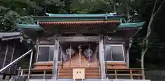 新山神社の本殿