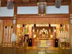 新田神社の本殿