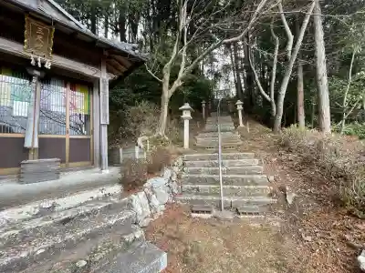 秋葉神社の{uncategorized: "未分類", other: "その他", undefined: "問題あり", building: "その他建物", grave: "お墓", sacred_gate: "鳥居", guardian: "狛犬", statue: "像", buddha: "仏像", history: "歴史", nature: "自然", garden: "庭園", animal: "動物", pagoda: "塔", temizu: "手水舎", mountain_gate: "山門・神門", sanctuary: "本殿・本堂", subordinate: "末社・摂社", art: "芸術", scenery: "景色", jizo: "地蔵", ema: "絵馬", goshuin: "御朱印", omikuji: "おみくじ", items: "授与品その他", amulet: "お守り", goshuincho: "御朱印帳", eats: "食事", festival: "お祭り", votive_dance: "神楽", shichigosan: "七五三参", wedding: "結婚式", experience: "体験その他", initially: "初詣", around: "周辺", anti_infection: "感染症対策"}