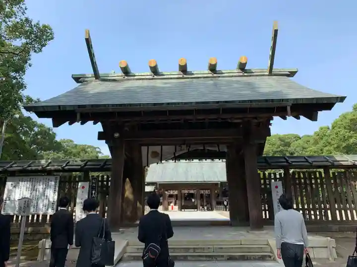 宮崎神宮の山門・神門