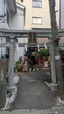 讃岐小白稲荷神社の{uncategorized: "未分類", other: "その他", undefined: "問題あり", building: "その他建物", grave: "お墓", sacred_gate: "鳥居", guardian: "狛犬", statue: "像", buddha: "仏像", history: "歴史", nature: "自然", garden: "庭園", animal: "動物", pagoda: "塔", temizu: "手水舎", mountain_gate: "山門・神門", sanctuary: "本殿・本堂", subordinate: "末社・摂社", art: "芸術", scenery: "景色", jizo: "地蔵", ema: "絵馬", goshuin: "御朱印", omikuji: "おみくじ", items: "授与品その他", amulet: "お守り", goshuincho: "御朱印帳", eats: "食事", festival: "お祭り", votive_dance: "神楽", shichigosan: "七五三参", wedding: "結婚式", experience: "体験その他", initially: "初詣", around: "周辺", anti_infection: "感染症対策"}