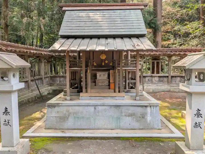 伊和神社の{uncategorized: "未分類", other: "その他", undefined: "問題あり", building: "その他建物", grave: "お墓", sacred_gate: "鳥居", guardian: "狛犬", statue: "像", buddha: "仏像", history: "歴史", nature: "自然", garden: "庭園", animal: "動物", pagoda: "塔", temizu: "手水舎", mountain_gate: "山門・神門", sanctuary: "本殿・本堂", subordinate: "末社・摂社", art: "芸術", scenery: "景色", jizo: "地蔵", ema: "絵馬", goshuin: "御朱印", omikuji: "おみくじ", items: "授与品その他", amulet: "お守り", goshuincho: "御朱印帳", eats: "食事", festival: "お祭り", votive_dance: "神楽", shichigosan: "七五三参", wedding: "結婚式", experience: "体験その他", initially: "初詣", around: "周辺", anti_infection: "感染症対策"}