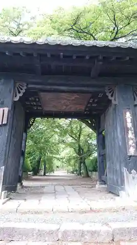 真光寺の山門・神門