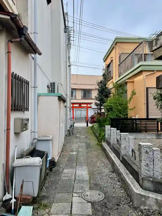 正一位原市場稲荷大明神の{uncategorized: "未分類", other: "その他", undefined: "問題あり", building: "その他建物", grave: "お墓", sacred_gate: "鳥居", guardian: "狛犬", statue: "像", buddha: "仏像", history: "歴史", nature: "自然", garden: "庭園", animal: "動物", pagoda: "塔", temizu: "手水舎", mountain_gate: "山門・神門", sanctuary: "本殿・本堂", subordinate: "末社・摂社", art: "芸術", scenery: "景色", jizo: "地蔵", ema: "絵馬", goshuin: "御朱印", omikuji: "おみくじ", items: "授与品その他", amulet: "お守り", goshuincho: "御朱印帳", eats: "食事", festival: "お祭り", votive_dance: "神楽", shichigosan: "七五三参", wedding: "結婚式", experience: "体験その他", initially: "初詣", around: "周辺", anti_infection: "感染症対策"}