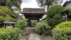 極楽寺（霊鷲山感應院極楽律寺）の山門