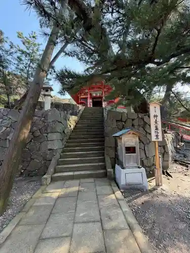 日御碕神社の{uncategorized: "未分類", other: "その他", undefined: "問題あり", building: "その他建物", grave: "お墓", sacred_gate: "鳥居", guardian: "狛犬", statue: "像", buddha: "仏像", history: "歴史", nature: "自然", garden: "庭園", animal: "動物", pagoda: "塔", temizu: "手水舎", mountain_gate: "山門・神門", sanctuary: "本殿・本堂", subordinate: "末社・摂社", art: "芸術", scenery: "景色", jizo: "地蔵", ema: "絵馬", goshuin: "御朱印", omikuji: "おみくじ", items: "授与品その他", amulet: "お守り", goshuincho: "御朱印帳", eats: "食事", festival: "お祭り", votive_dance: "神楽", shichigosan: "七五三参", wedding: "結婚式", experience: "体験その他", initially: "初詣", around: "周辺", anti_infection: "感染症対策"}